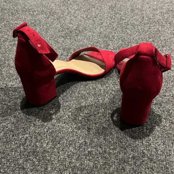 Red Heels - Picture 3 of 4